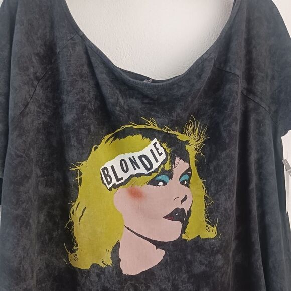 Torrid Blondie Black Wash Off Shoulder tie side short sleeve Tee size 2X - Picture 3 of 6